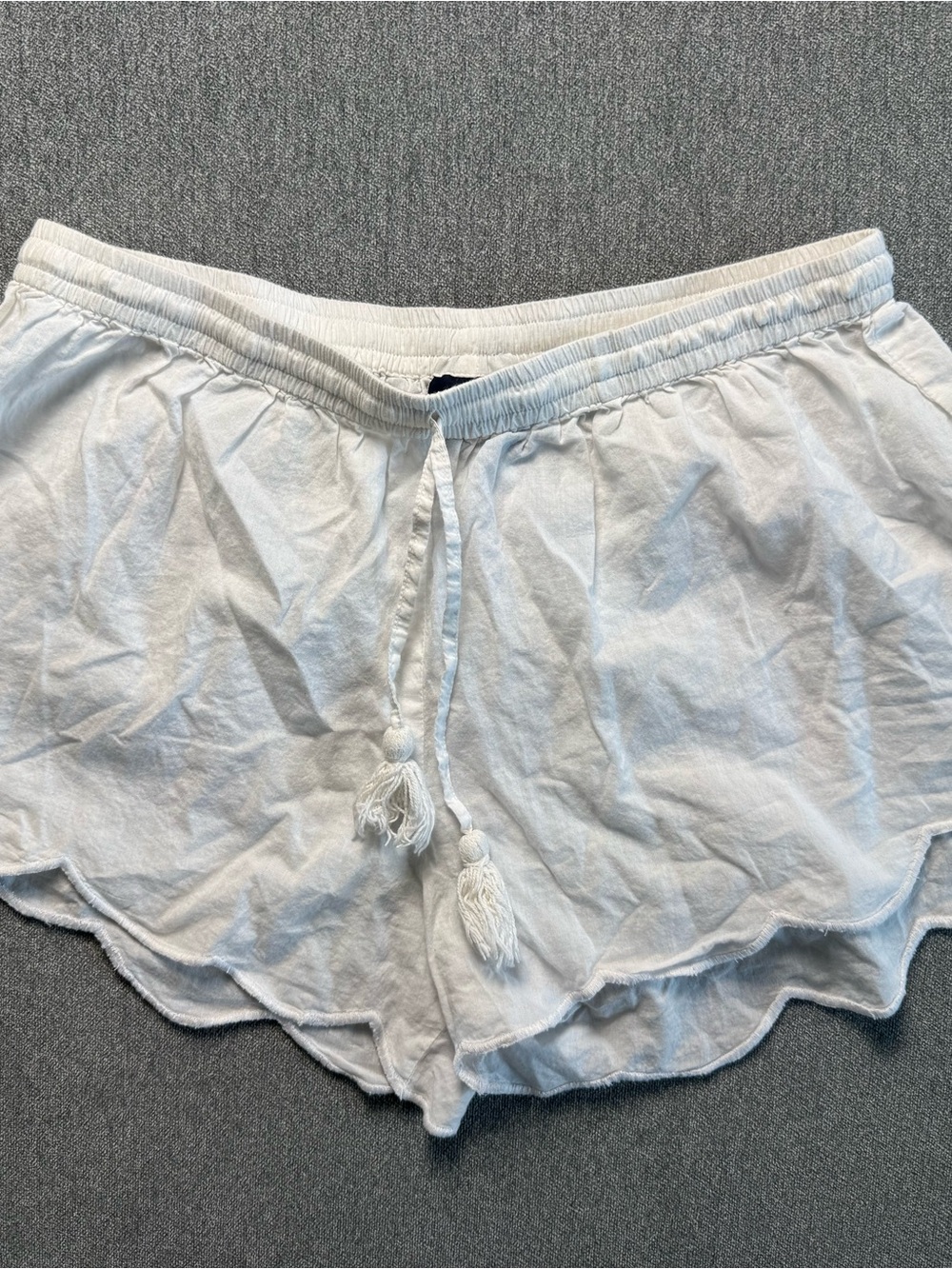 Madison Mathews 
White Scallop-Hem Tassel Drawstring cotton Shorts